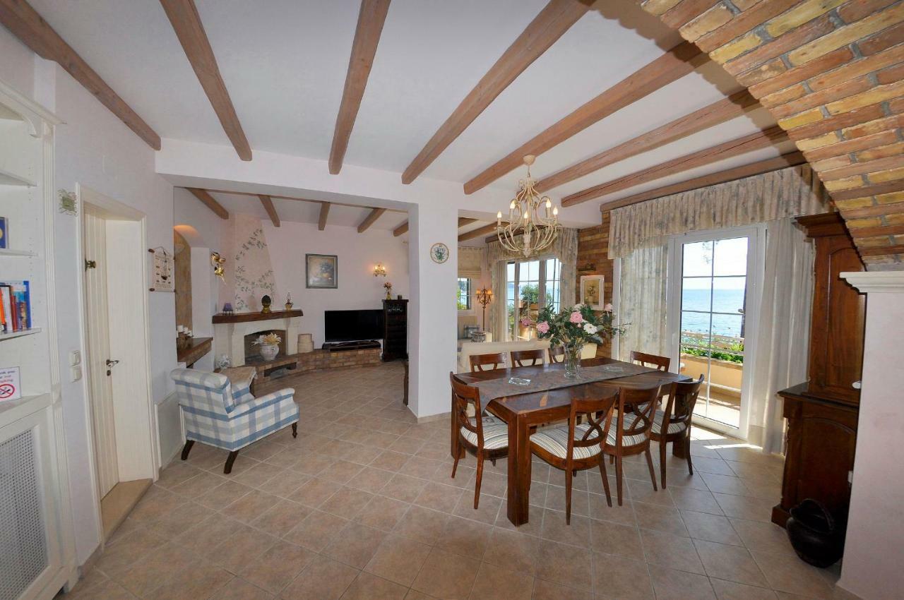 Villa Romantica Perama  Exterior foto